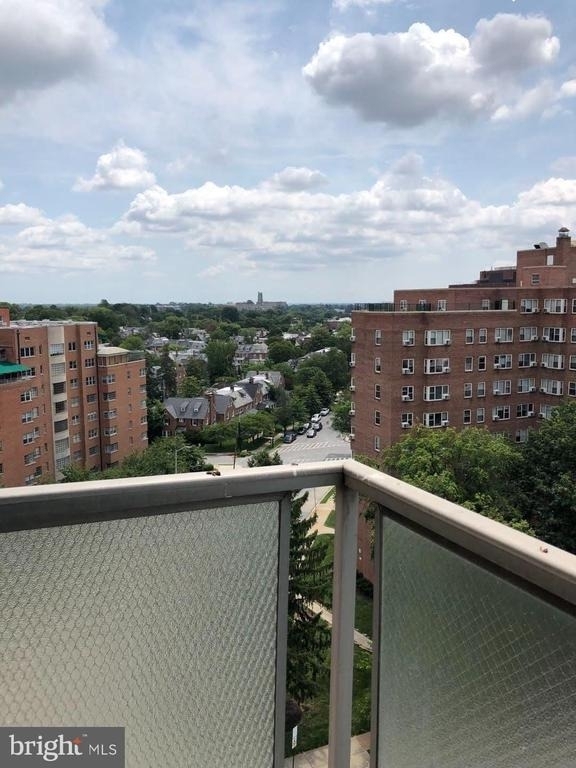 1 E University Parkway - Photo 8