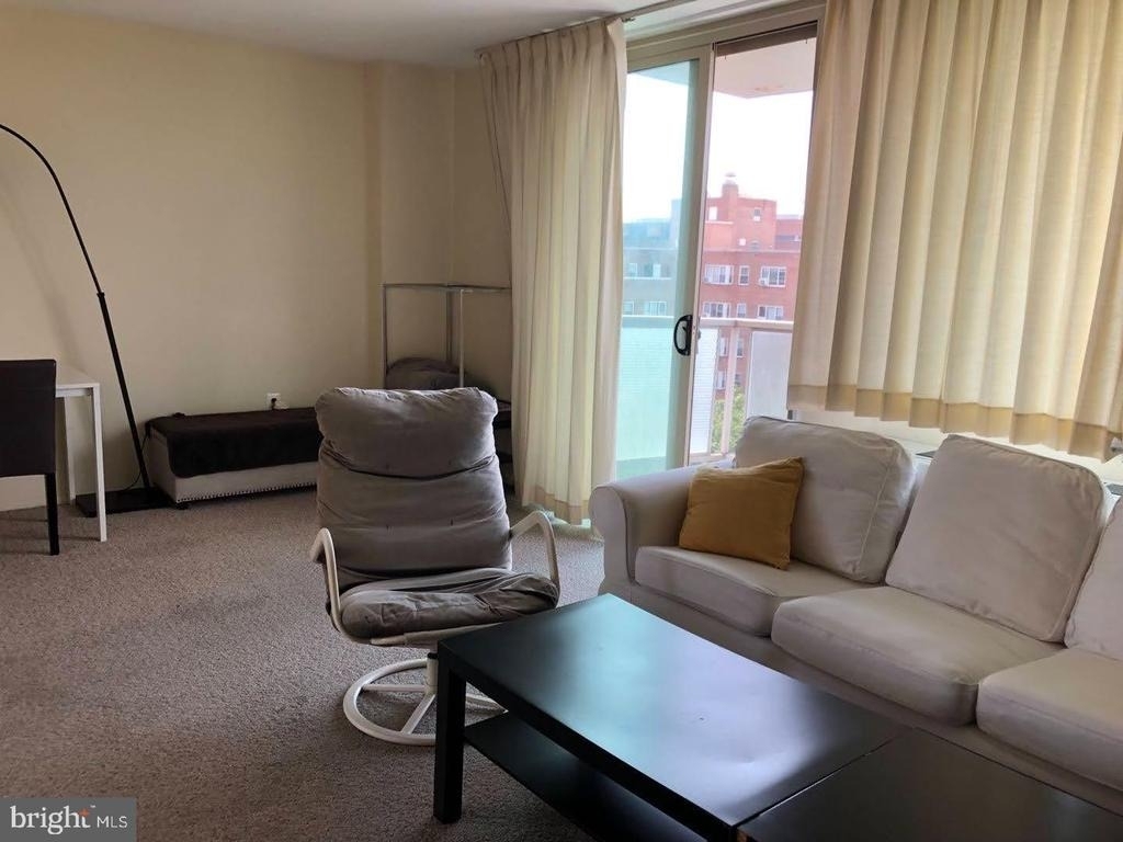 1 E University Parkway - Photo 1