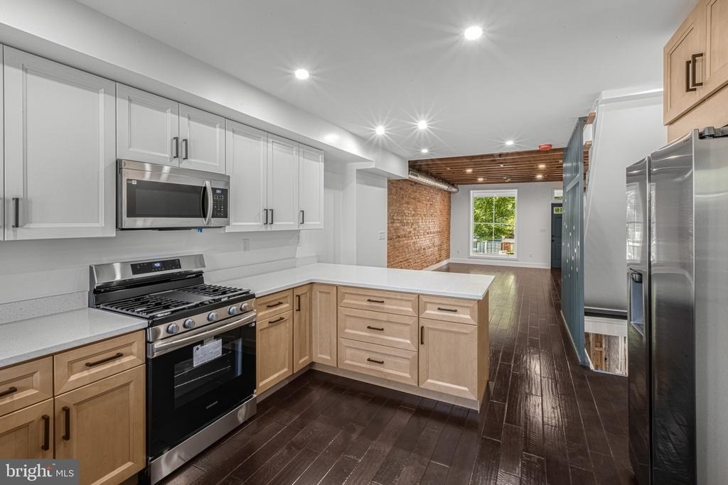 325 W Lorraine Avenue - Photo 3