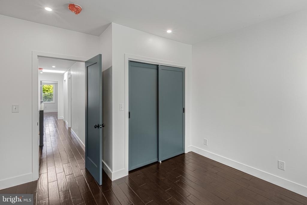 325 W Lorraine Avenue - Photo 18