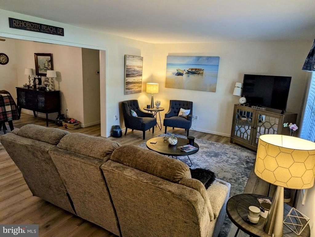 47 Radcliffe Drive - Photo 3