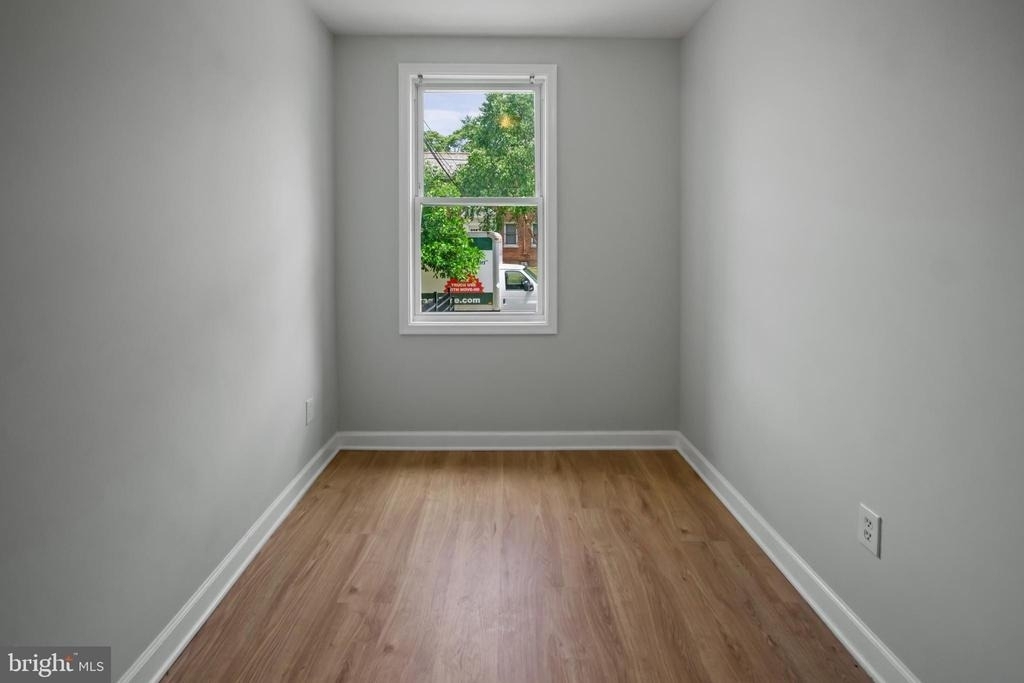 182 36th Street Ne - Photo 4
