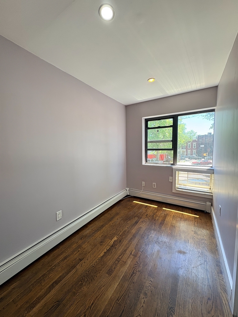Eastern Parkway - Photo 8
