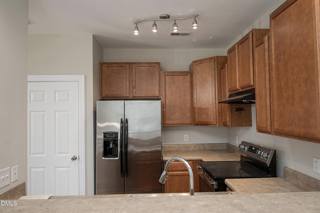 4809 Landover Pine Place - Photo 4