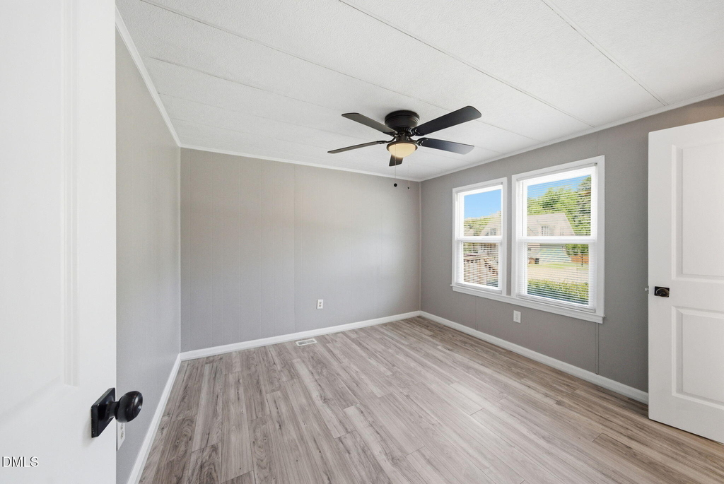 320 E Earp Street - Photo 18