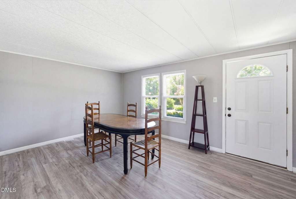 320 E Earp Street - Photo 4