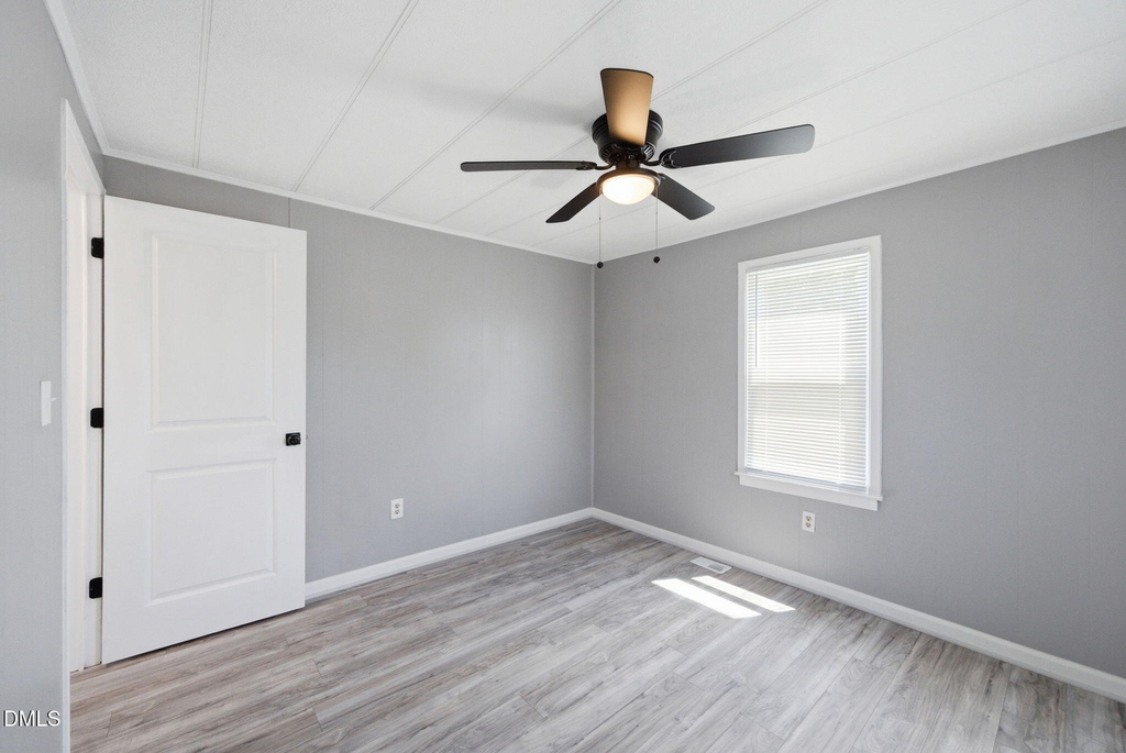 320 E Earp Street - Photo 28