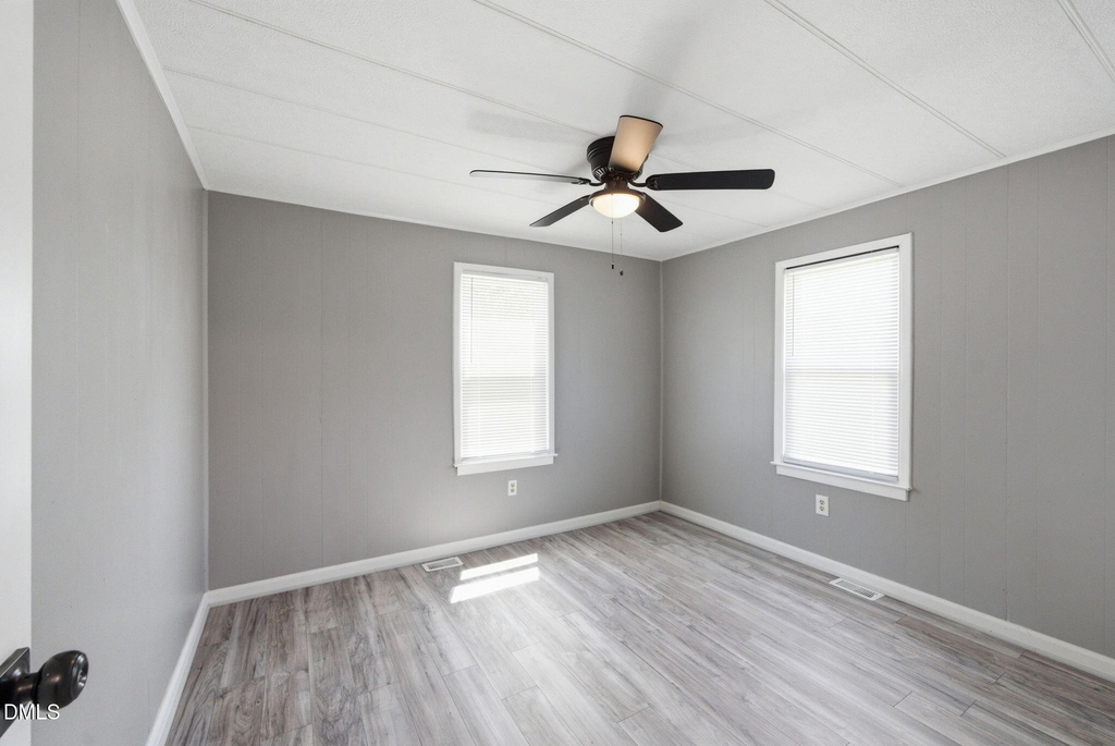 320 E Earp Street - Photo 25