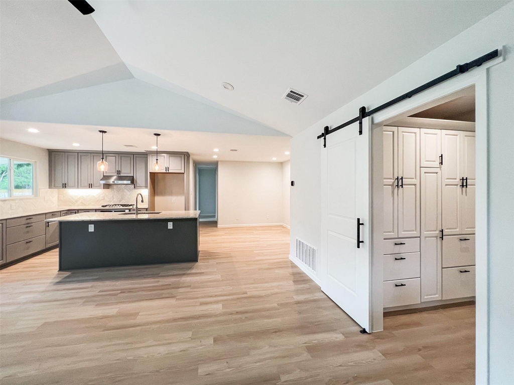 7736 Croftwood Dr - Photo 10