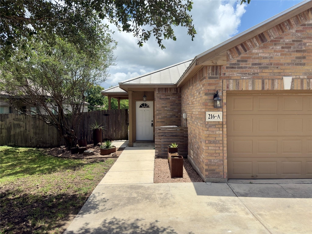 216 Anne Louise Dr - Photo 0