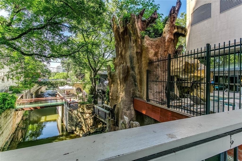 507 Sabine St - Photo 24