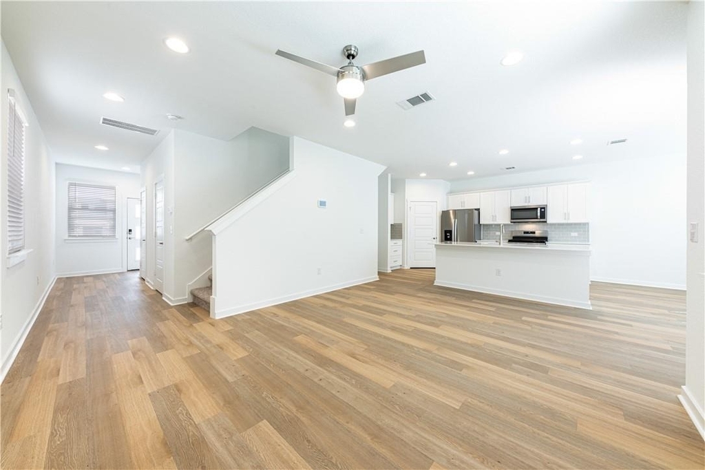 1804 Bonham Ln - Photo 4
