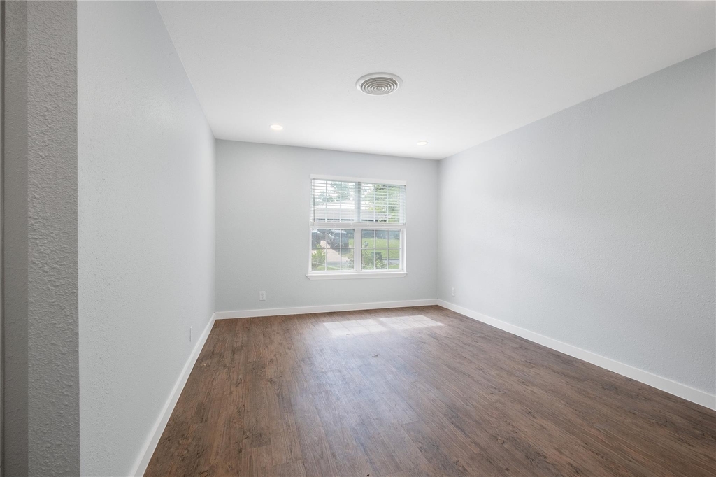 5504 Coventry Ln - Photo 3