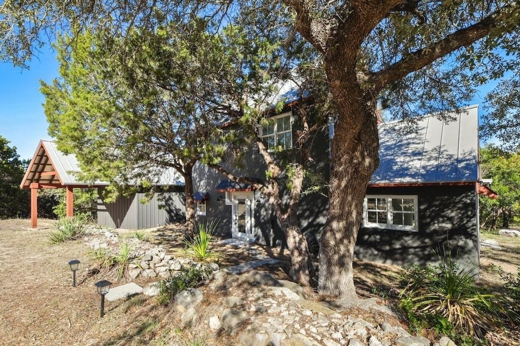 1612 The High Rd - Photo 0