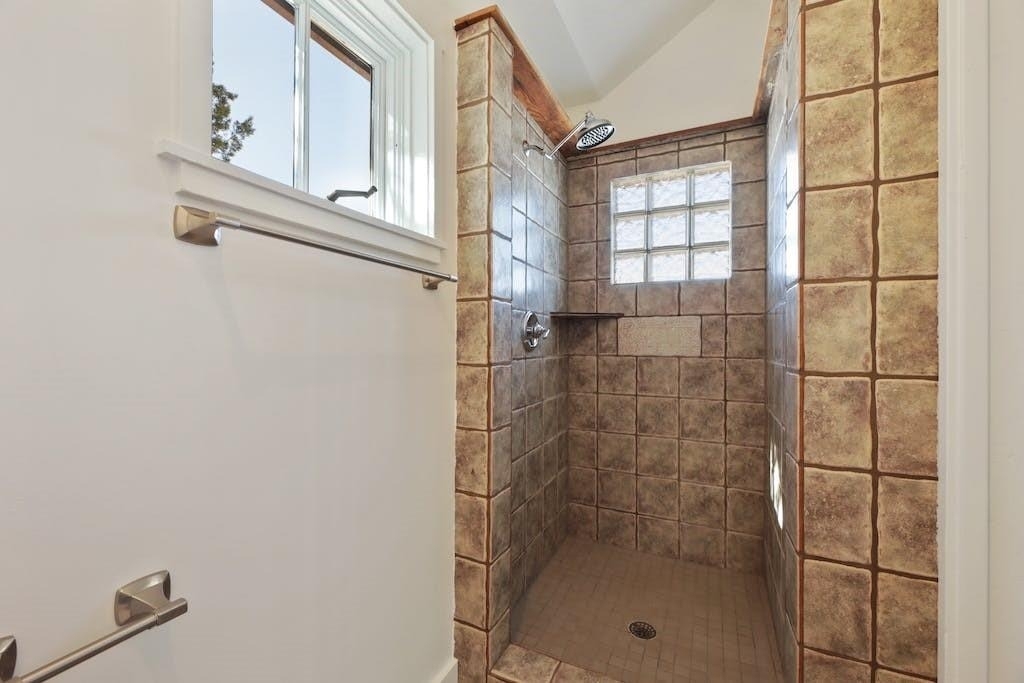 1612 The High Rd - Photo 17