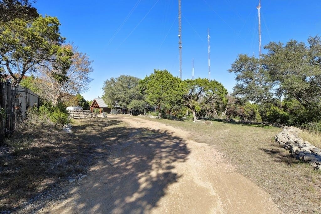 1612 The High Rd - Photo 1
