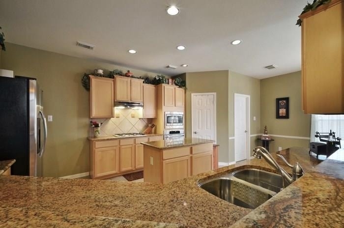 1302 Hunter Ace Way - Photo 2