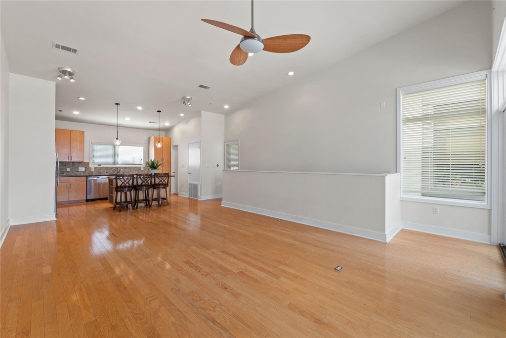 1702 S Lamar Blvd - Photo 5