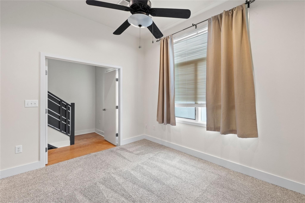 1702 S Lamar Blvd - Photo 12