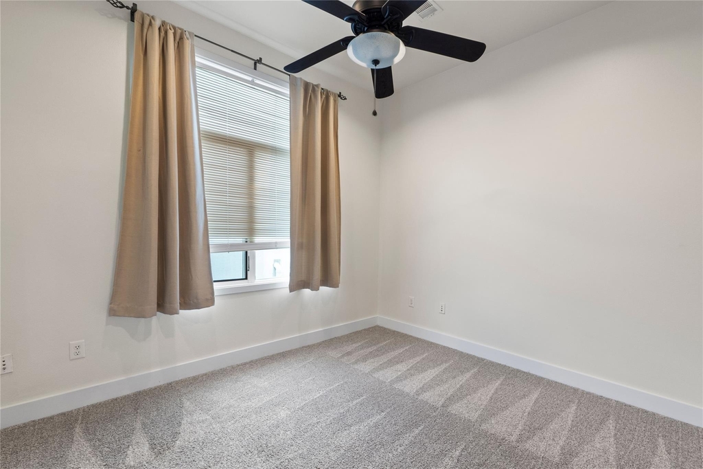 1702 S Lamar Blvd - Photo 13