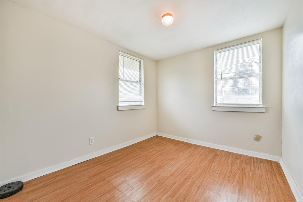639 E St Charles Dr - Photo 9