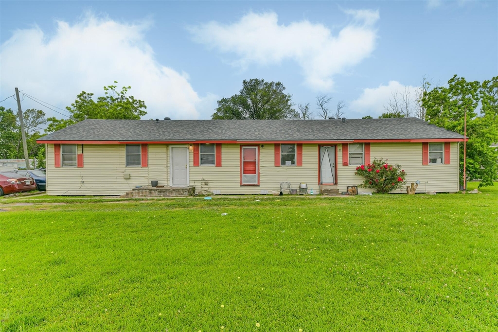 639 E St Charles Dr - Photo 0