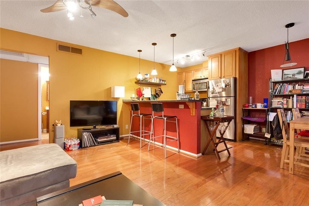 910 Duncan Ln - Photo 4