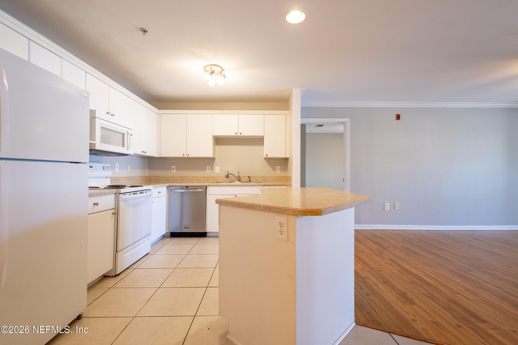 3591 Kernan Boulevard - Photo 8