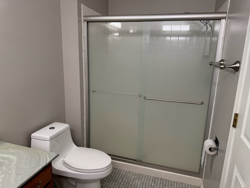 2404 Kenmore Court - Photo 17