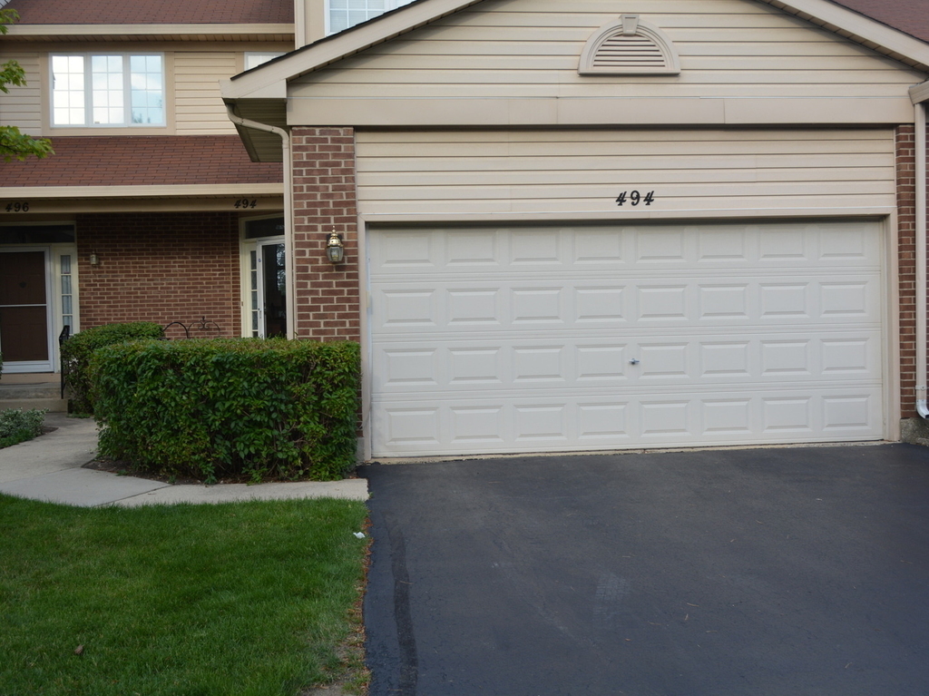 494 W Parkside Drive - Photo 0