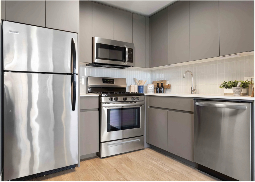 420 W Belmont Avenue - Photo 1