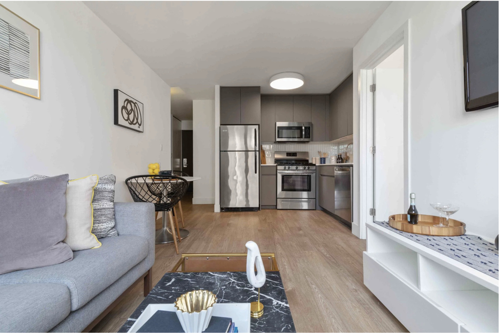 420 W Belmont Avenue - Photo 7