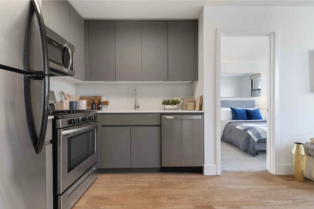 420 W Belmont Avenue - Photo 13