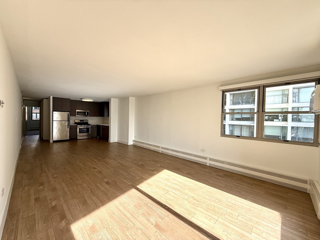 420 W Belmont Avenue - Photo 5