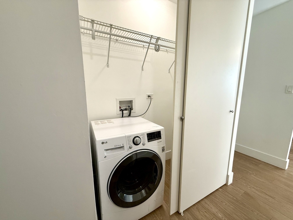 420 W Belmont Avenue - Photo 27