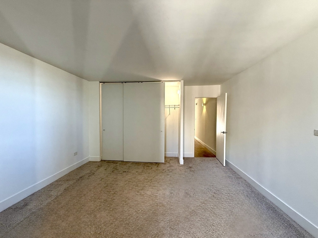 420 W Belmont Avenue - Photo 36