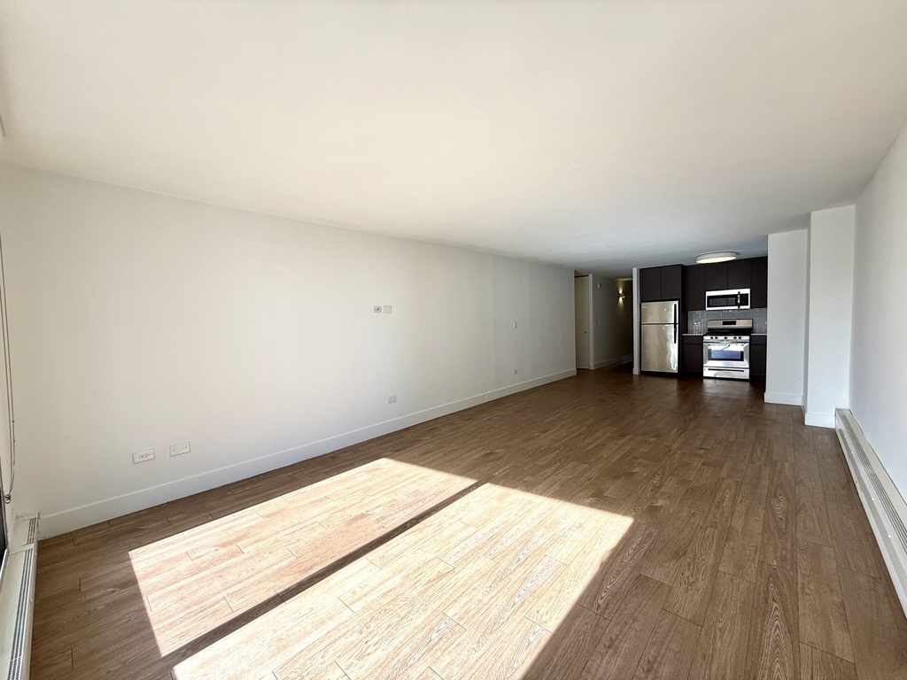 420 W Belmont Avenue - Photo 7