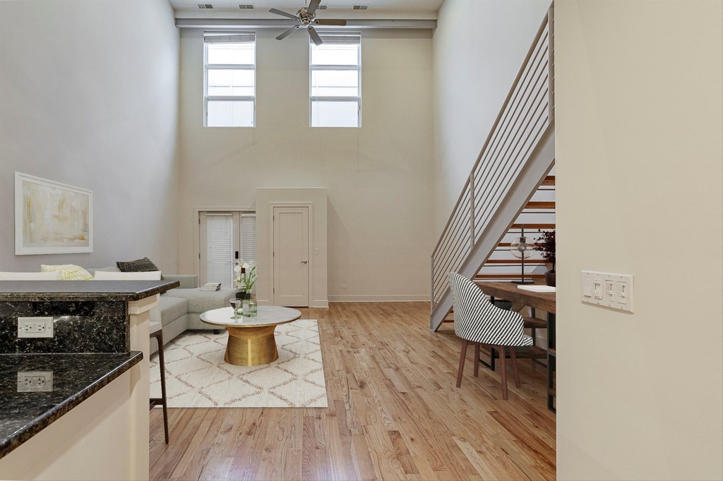 2100 Greenwood Street - Photo 2