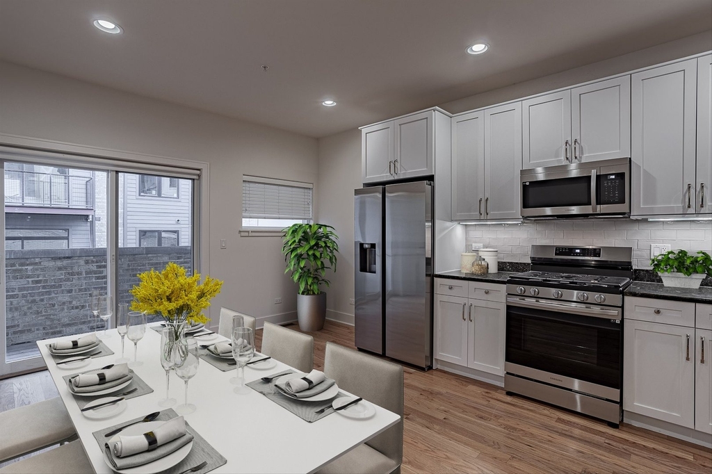 2100 Greenwood Street - Photo 3