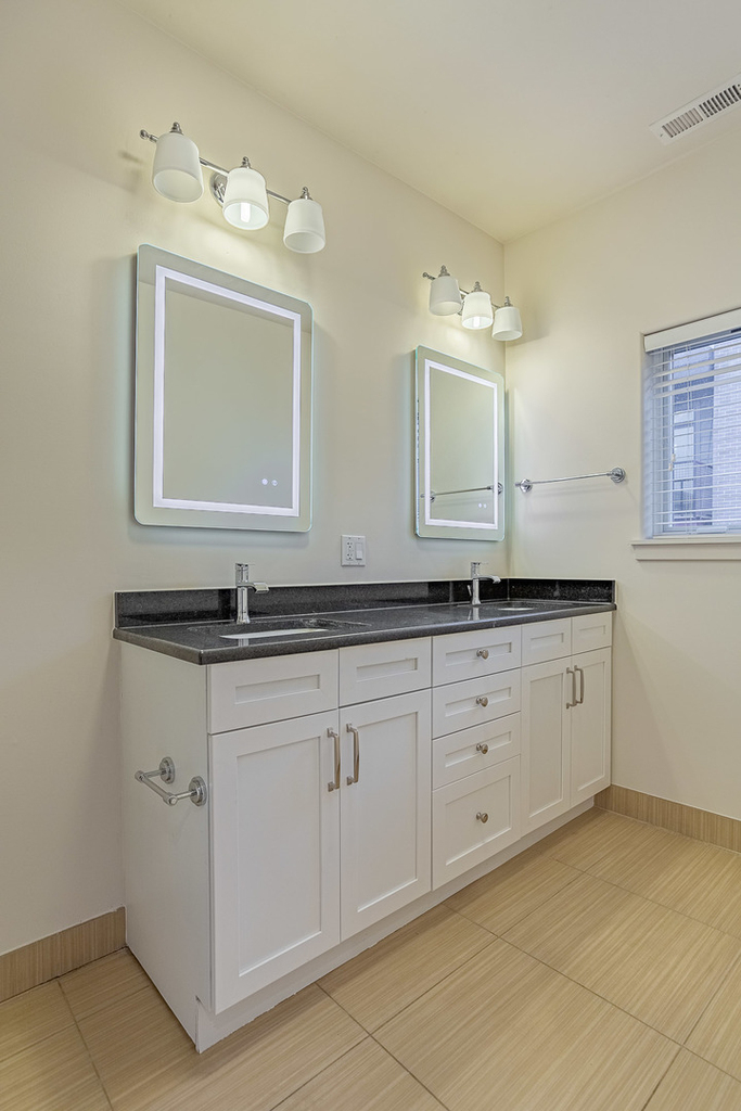 2100 Greenwood Street - Photo 6