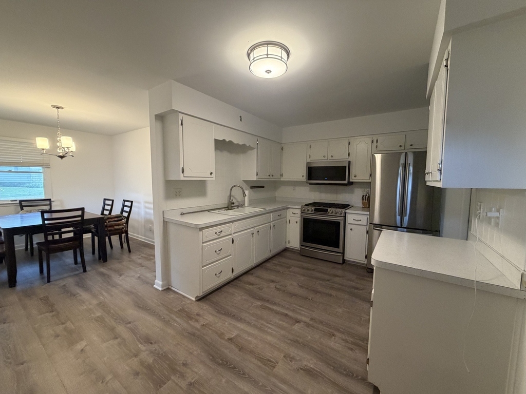 518 E 18th Street - Photo 5