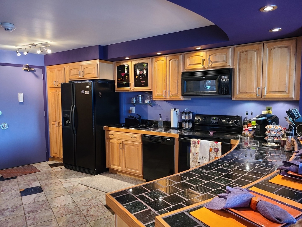 300 N State Street - Photo 1