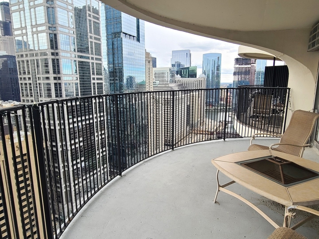 300 N State Street - Photo 12