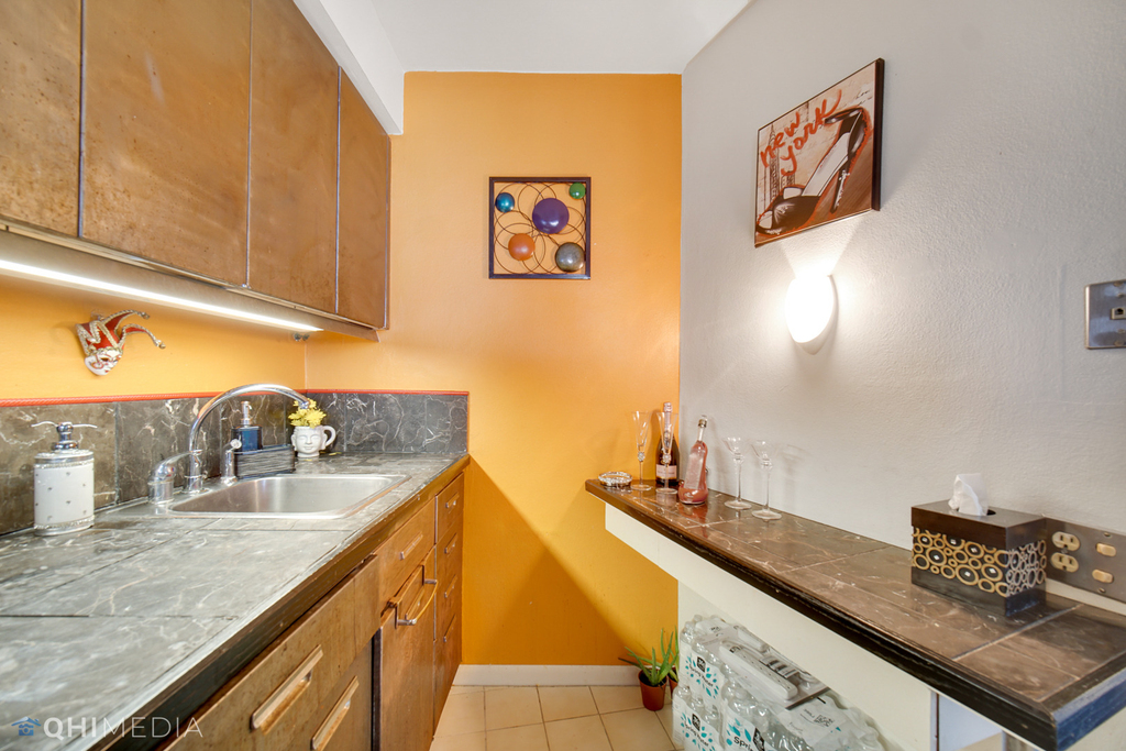 300 N State Street - Photo 7