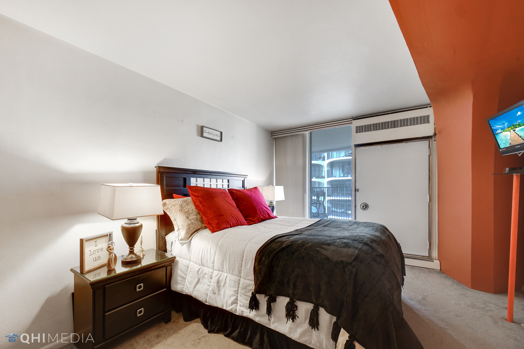 300 N State Street - Photo 10