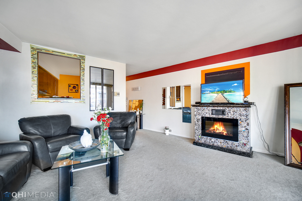 300 N State Street - Photo 3