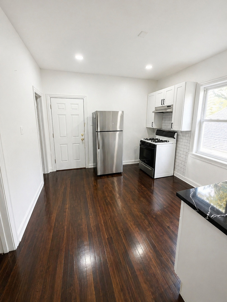 5518 W Melrose Street - Photo 5