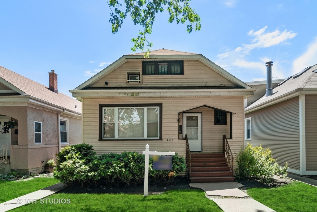 2439 W Byron Street - Photo 0