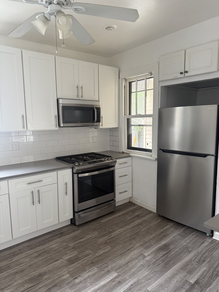 2439 W Byron Street - Photo 4