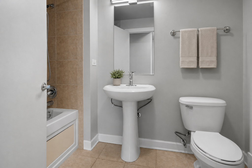 451 W Huron Street - Photo 17